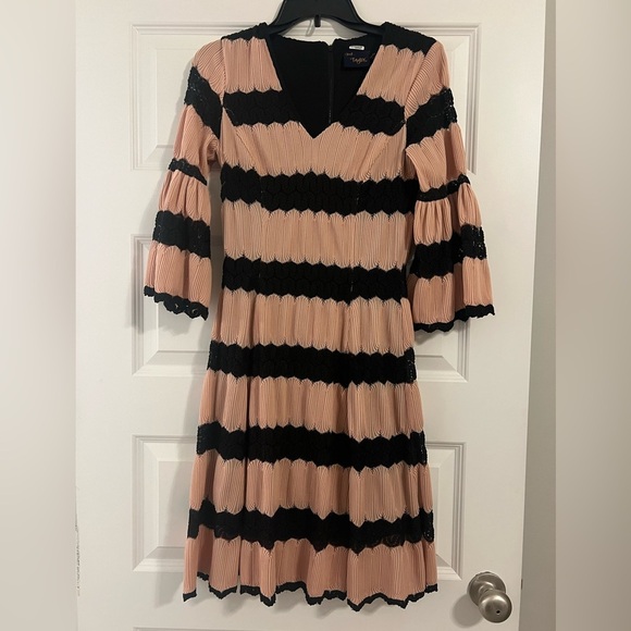 Just...Taylor Dresses & Skirts - JUST TAYLOR Elegant Black and Pink Striped Dress SIZE 2